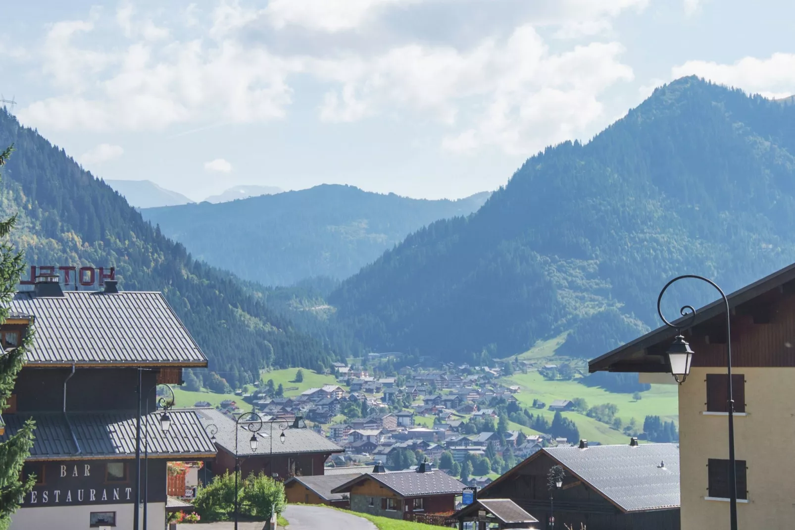 Chalet Le Nid Zut-Uitzicht zomer