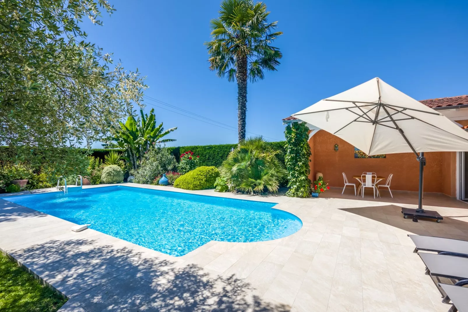 Maison de vacances - BARRY D'ISLEMADE-Zwembad
