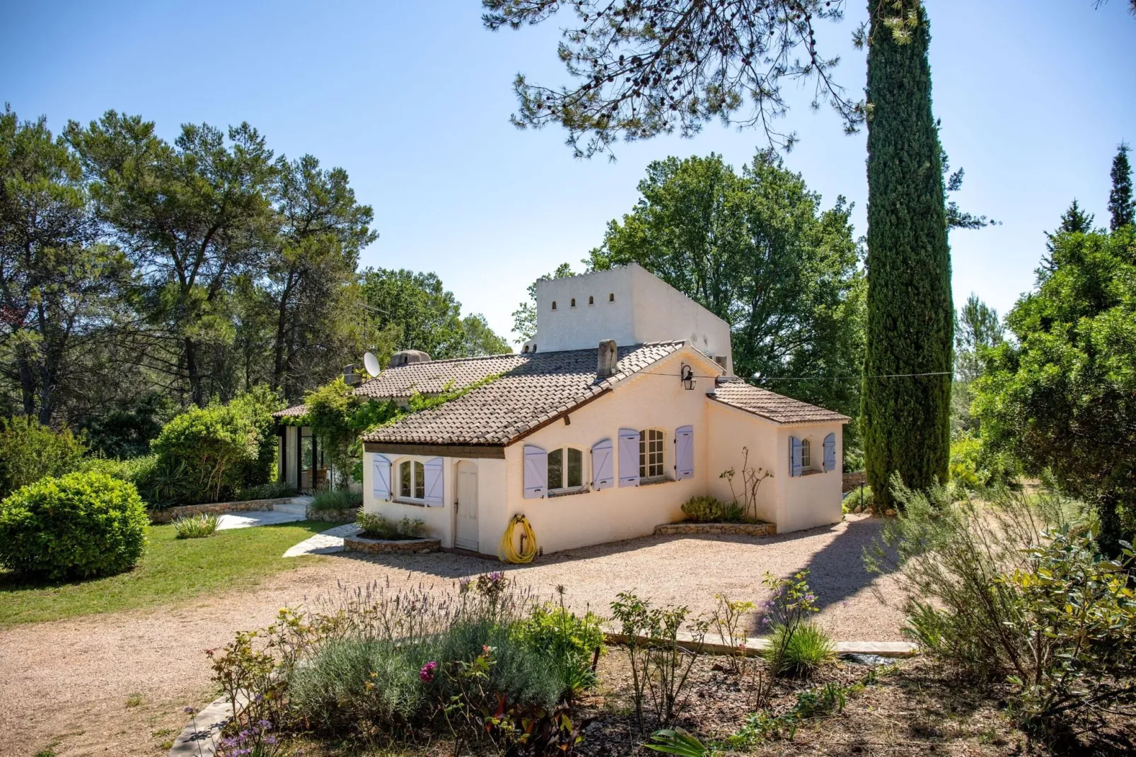 Villa Boisseraie-Buitenkant zomer