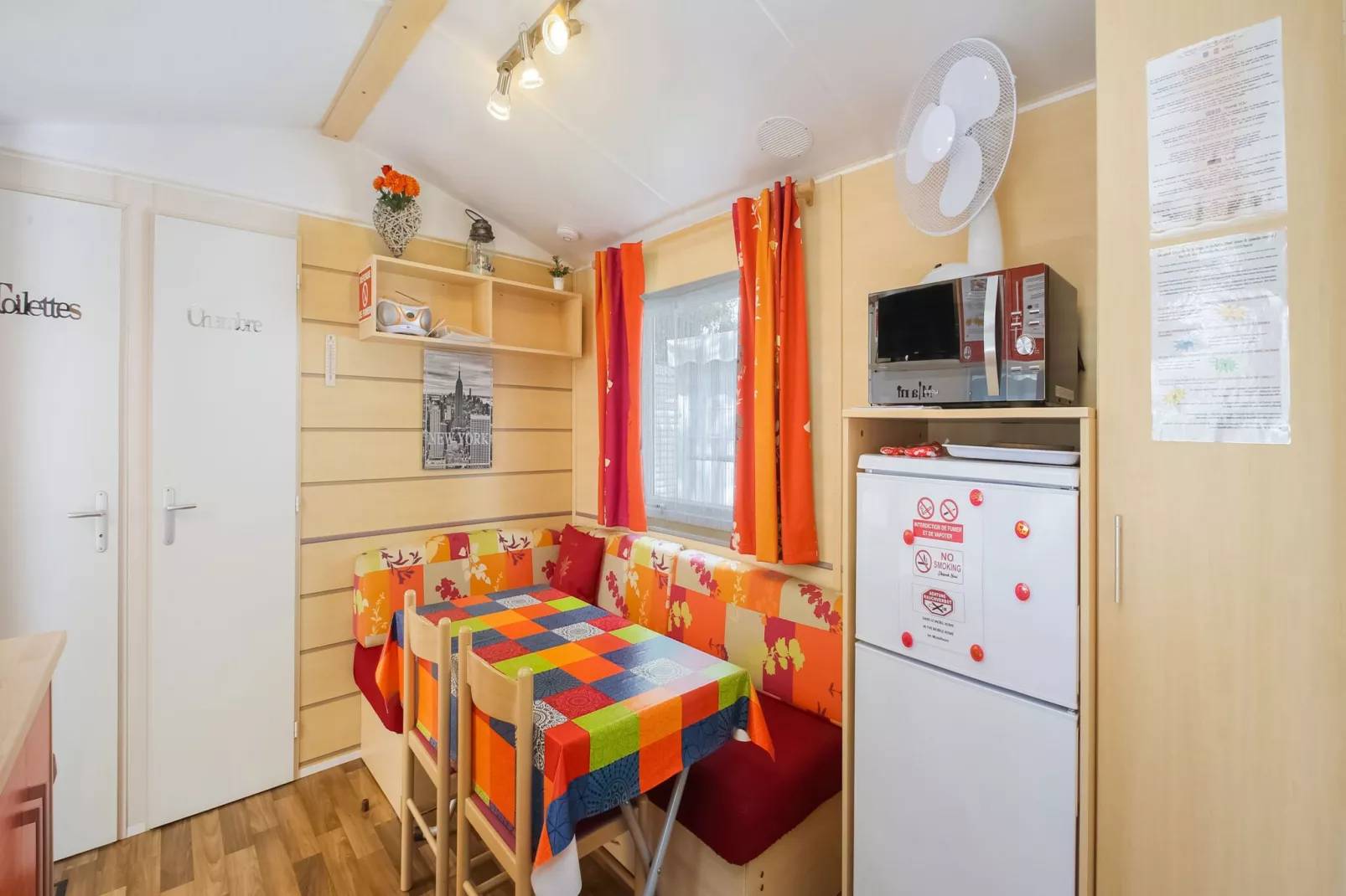 Mobil home 6pax   clim-Woonkamer