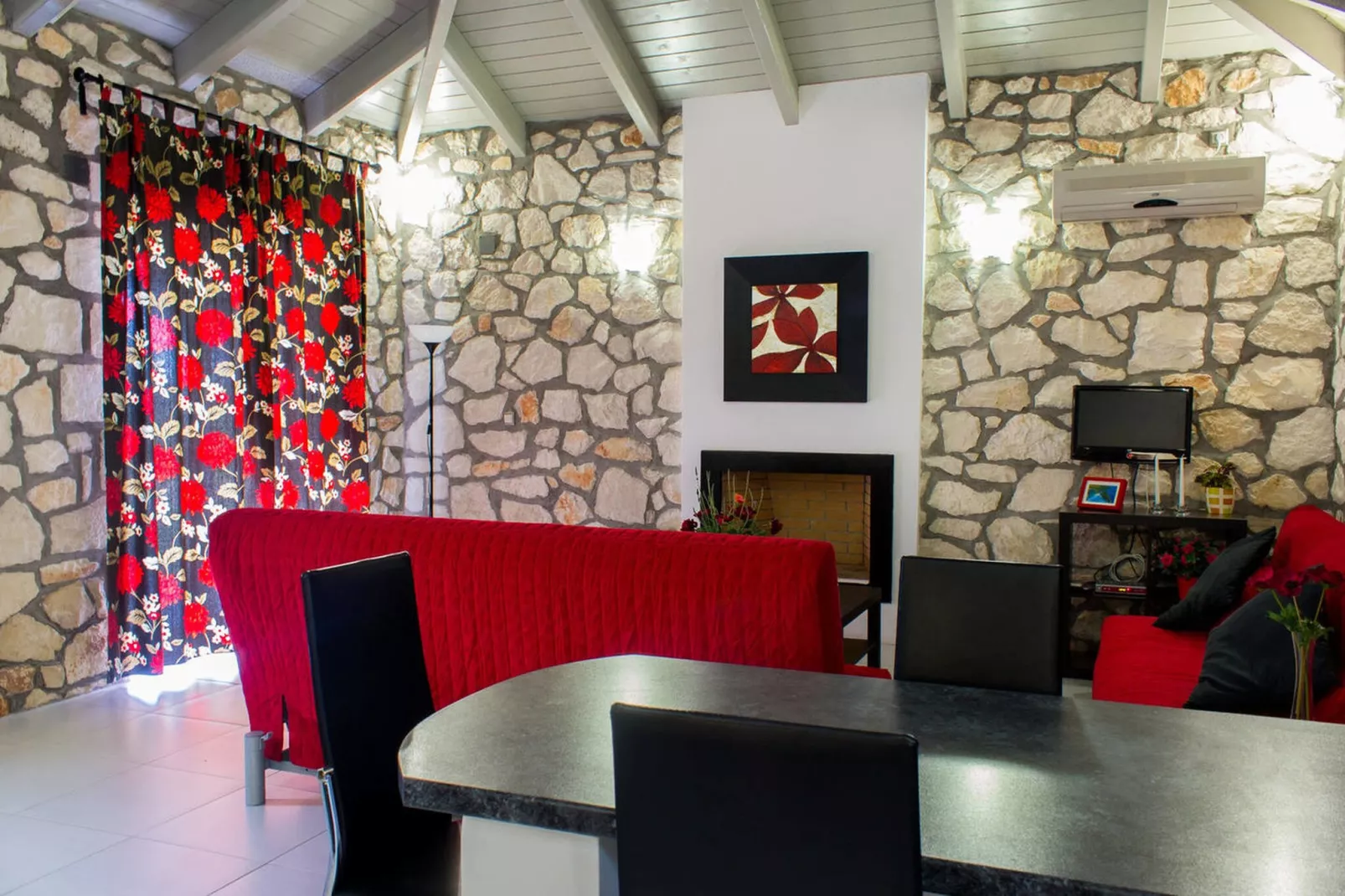 Harmony Villa 1 - 6 pax-Eetkamer