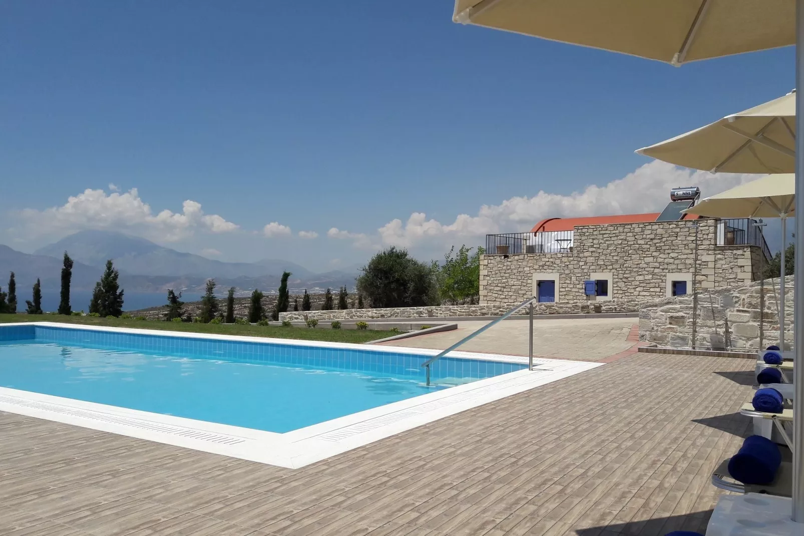 Orelia Cretan Apartment II-Zwembad