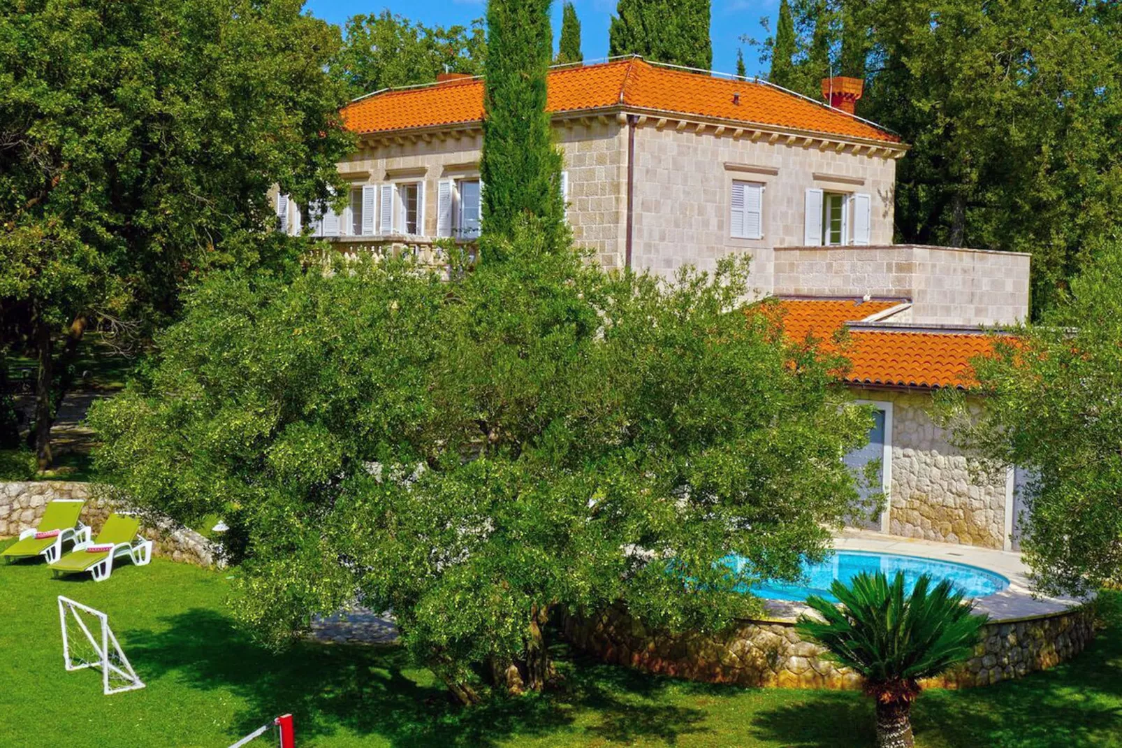 Villa Teresy-Buitenkant zomer