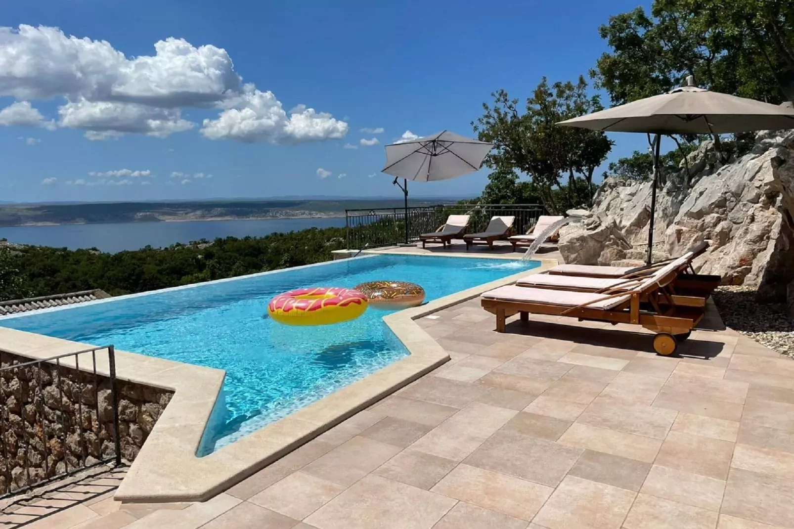 poolofhouse