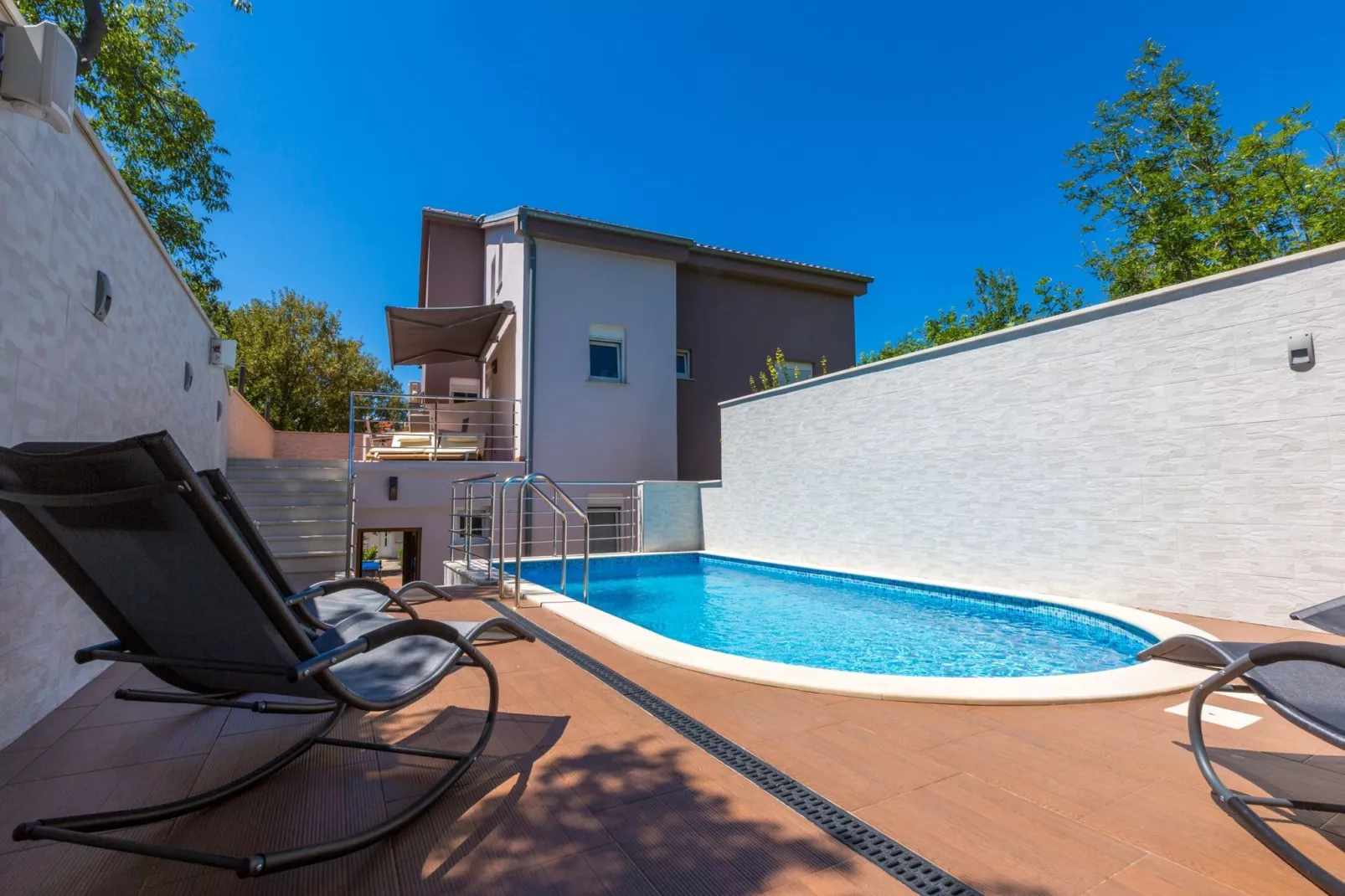 poolofhouse