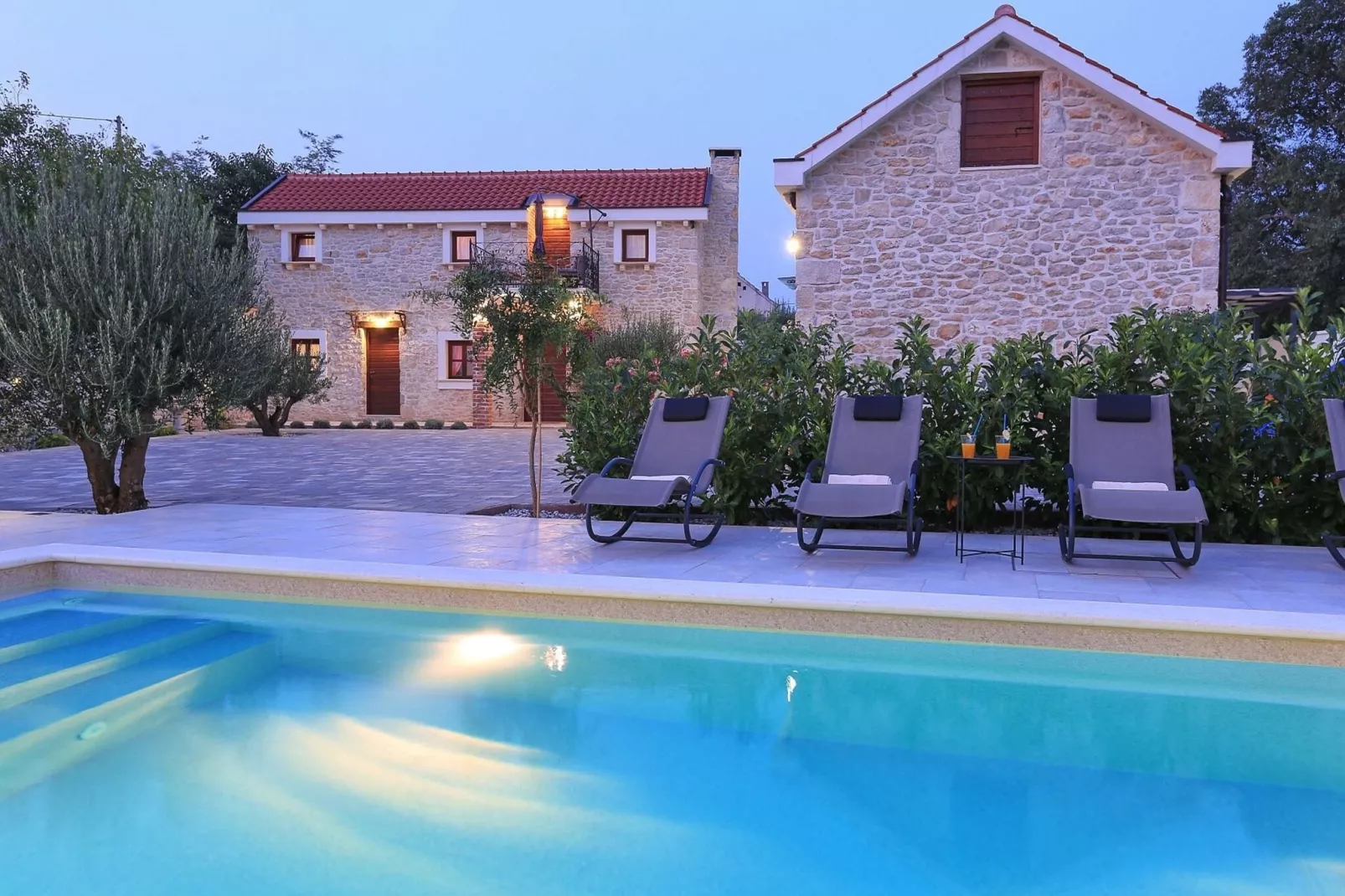 Villa Tereza-Buitenkant zomer