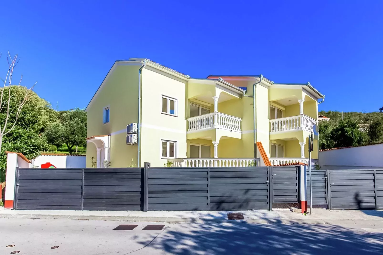 Villa Chiara-Buitenkant zomer