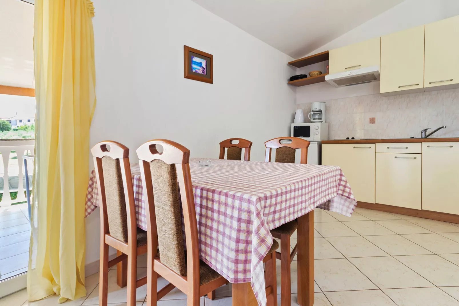 Apartment 9-Eetkamer