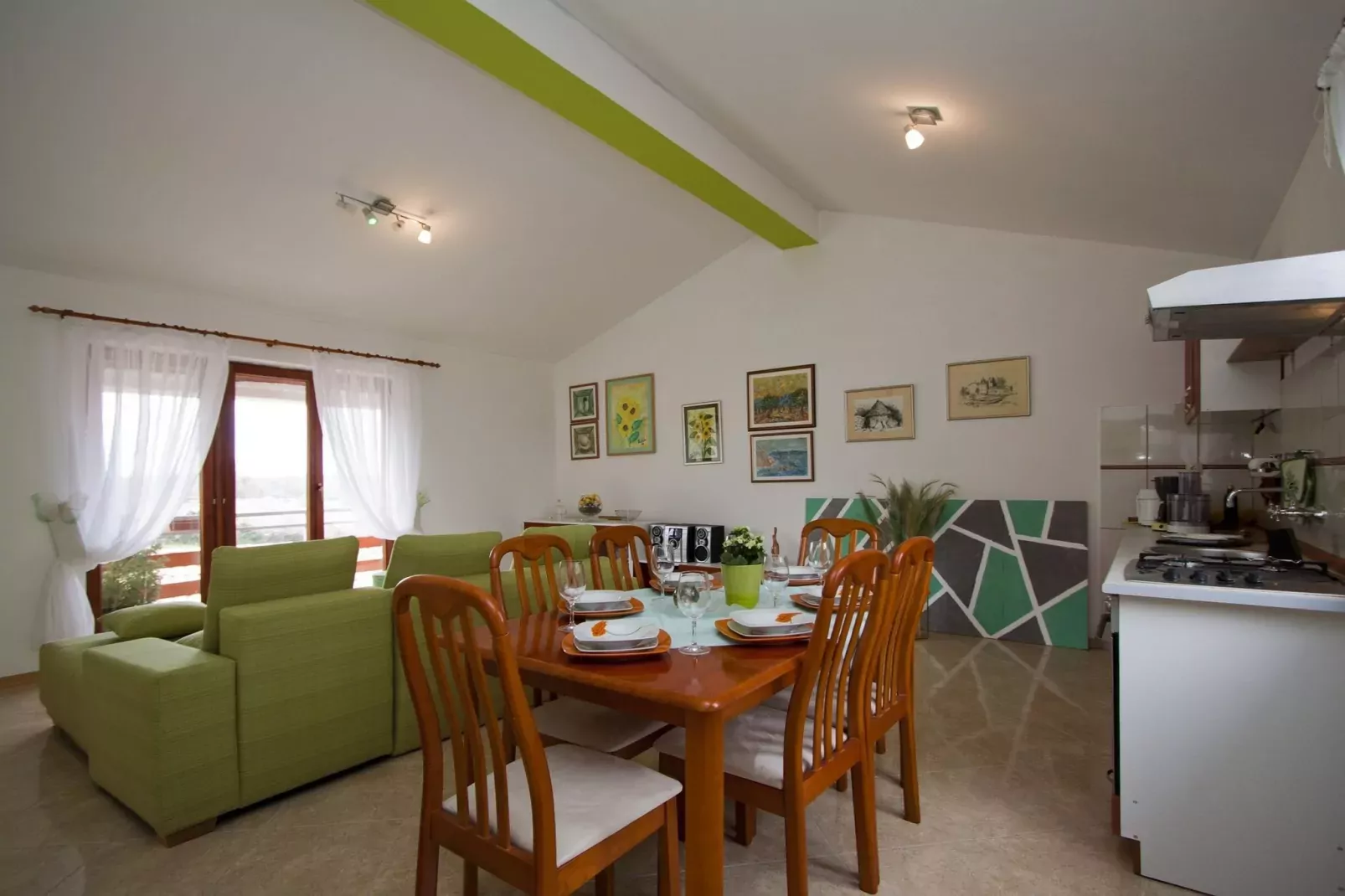 Slavica I-Eetkamer