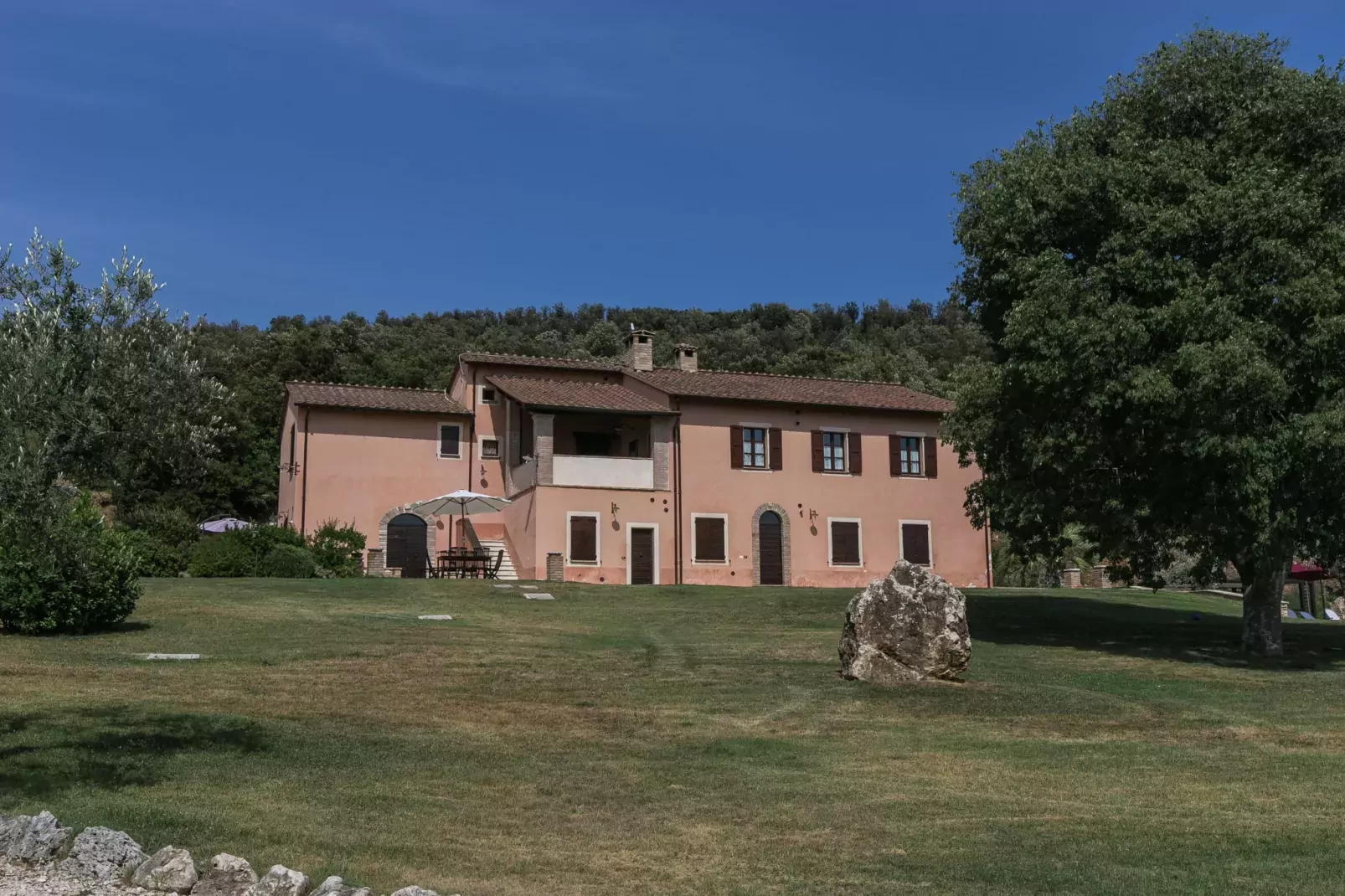 Il Leccio-Buitenkant zomer