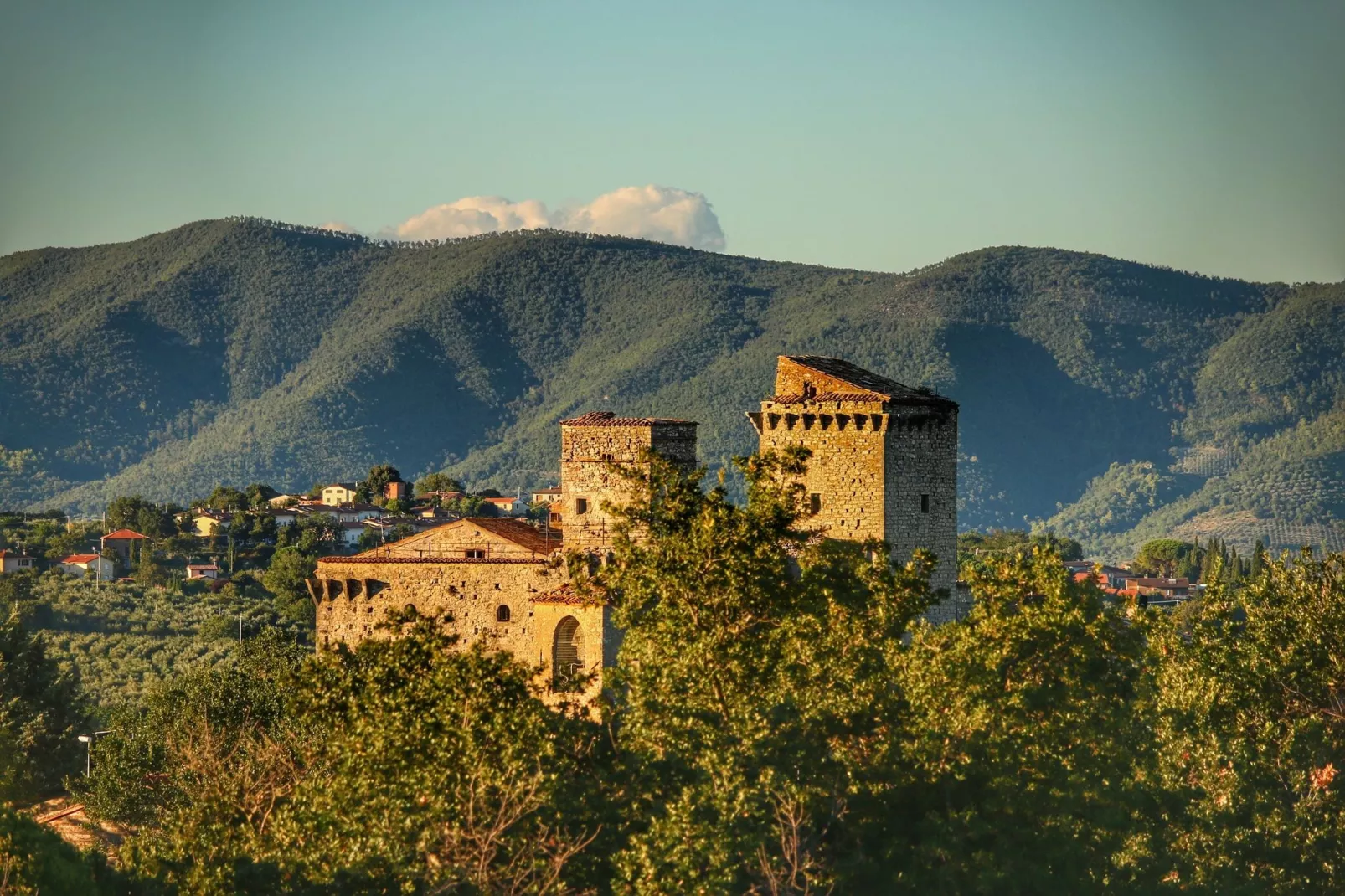 Torre Belvedere-Buitenkant zomer