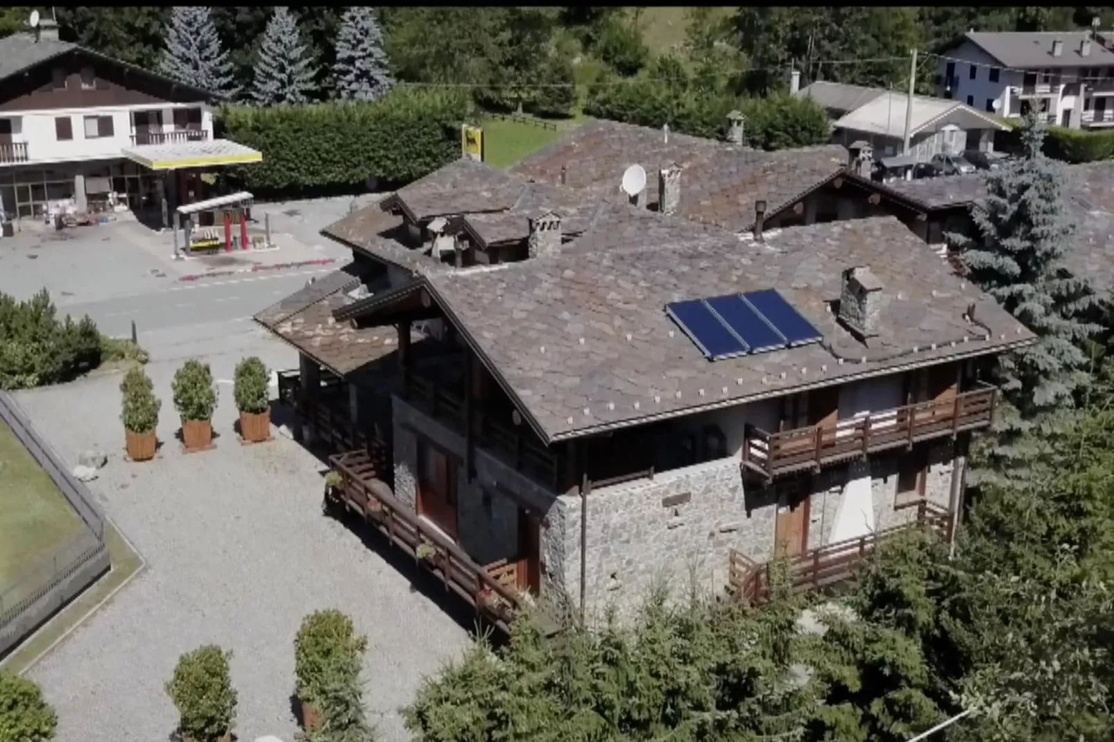 Chalet Antey Quadri B-Buitenkant zomer