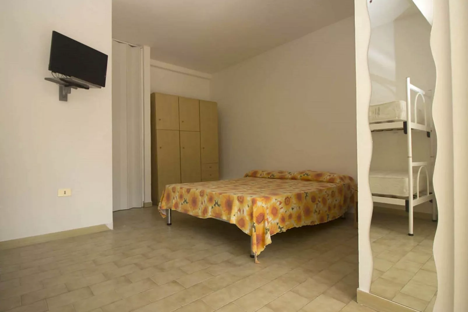 Appartement met airco op slechts 1 km. van het mooie strand-Slaapkamer