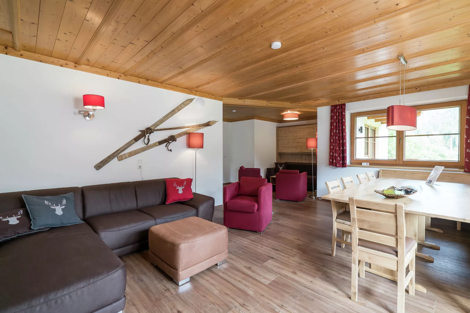 Alpensteinbock Saalbach-Woonkamer