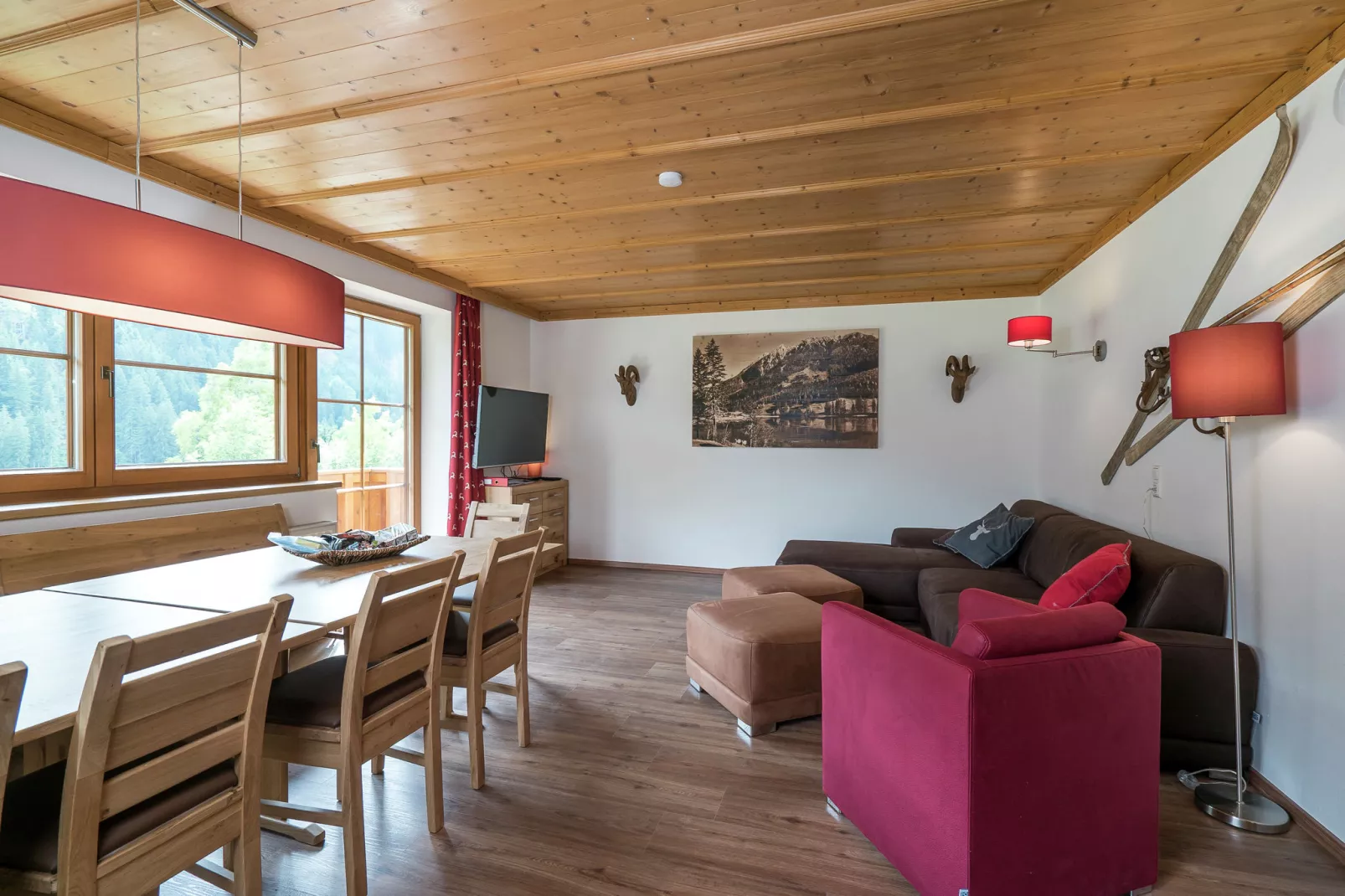 Alpensteinbock Saalbach-Woonkamer