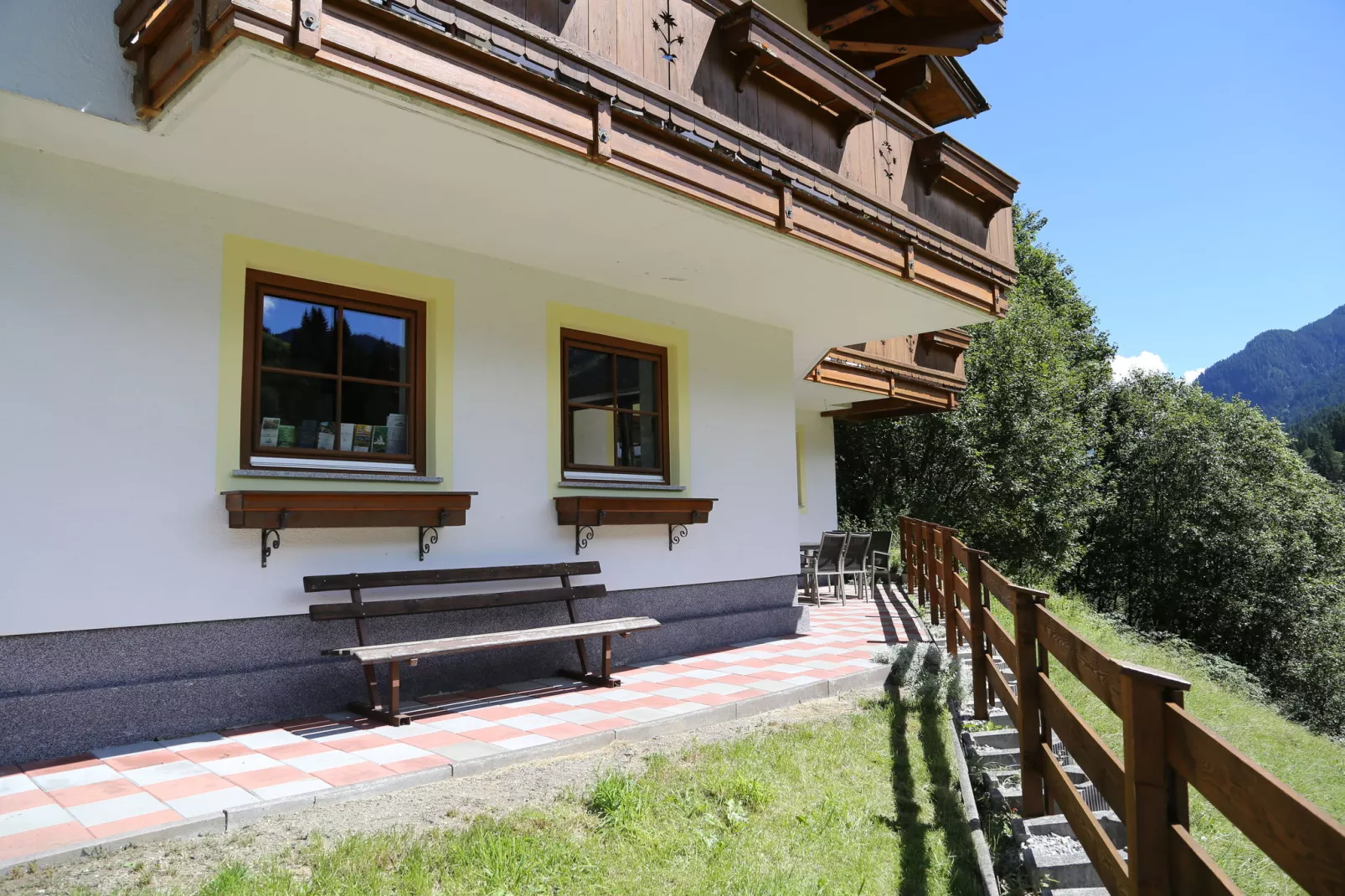 Alpensteinbock Saalbach-Terrasbalkon