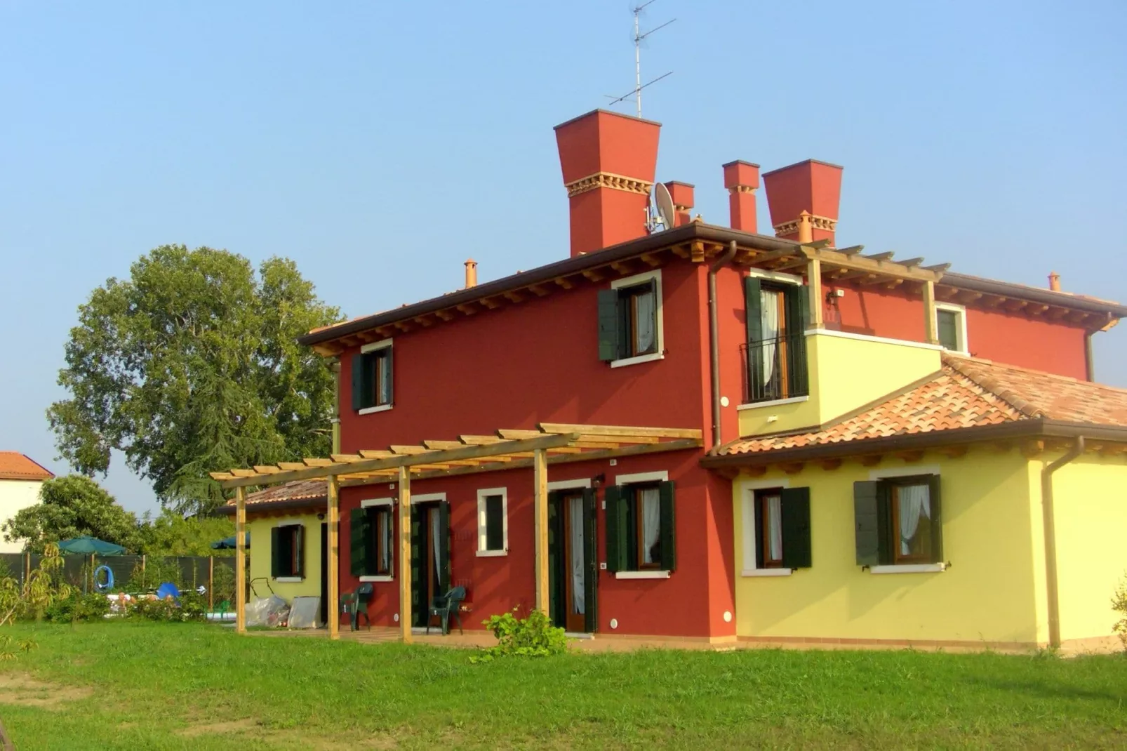 Sfeervol vakantiehuis in Lido di Jesolo met zwembad-Buitenkant zomer