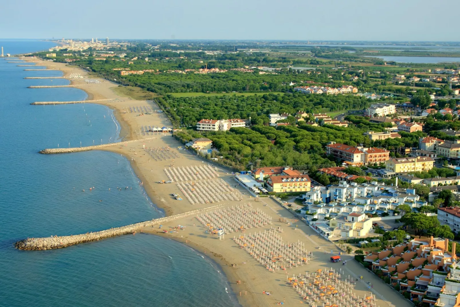 Sfeervol vakantiehuis in Lido di Jesolo met zwembad-Gebieden zomer 5km