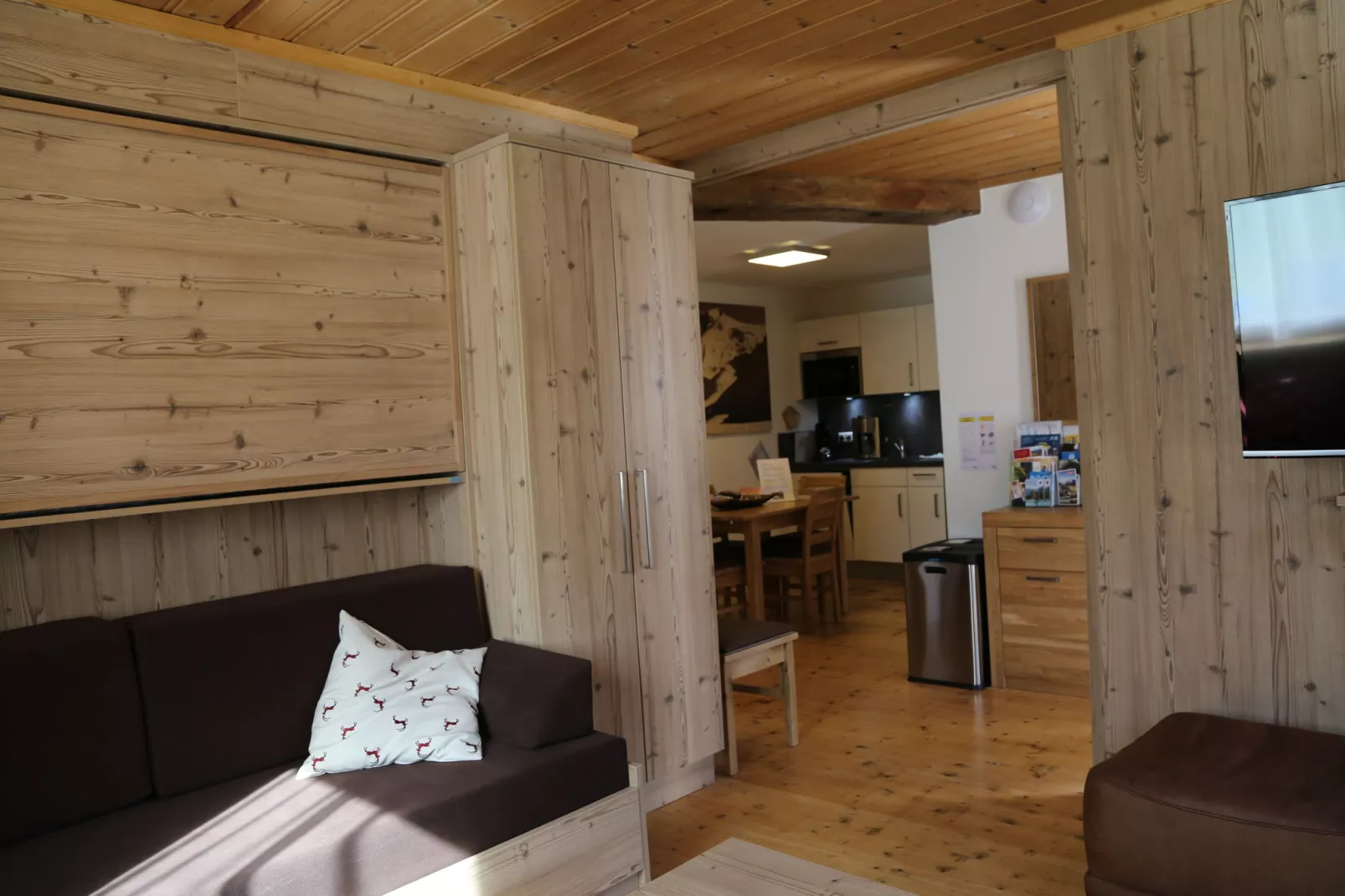 Alpensteinbock Saalbach D-Woonkamer