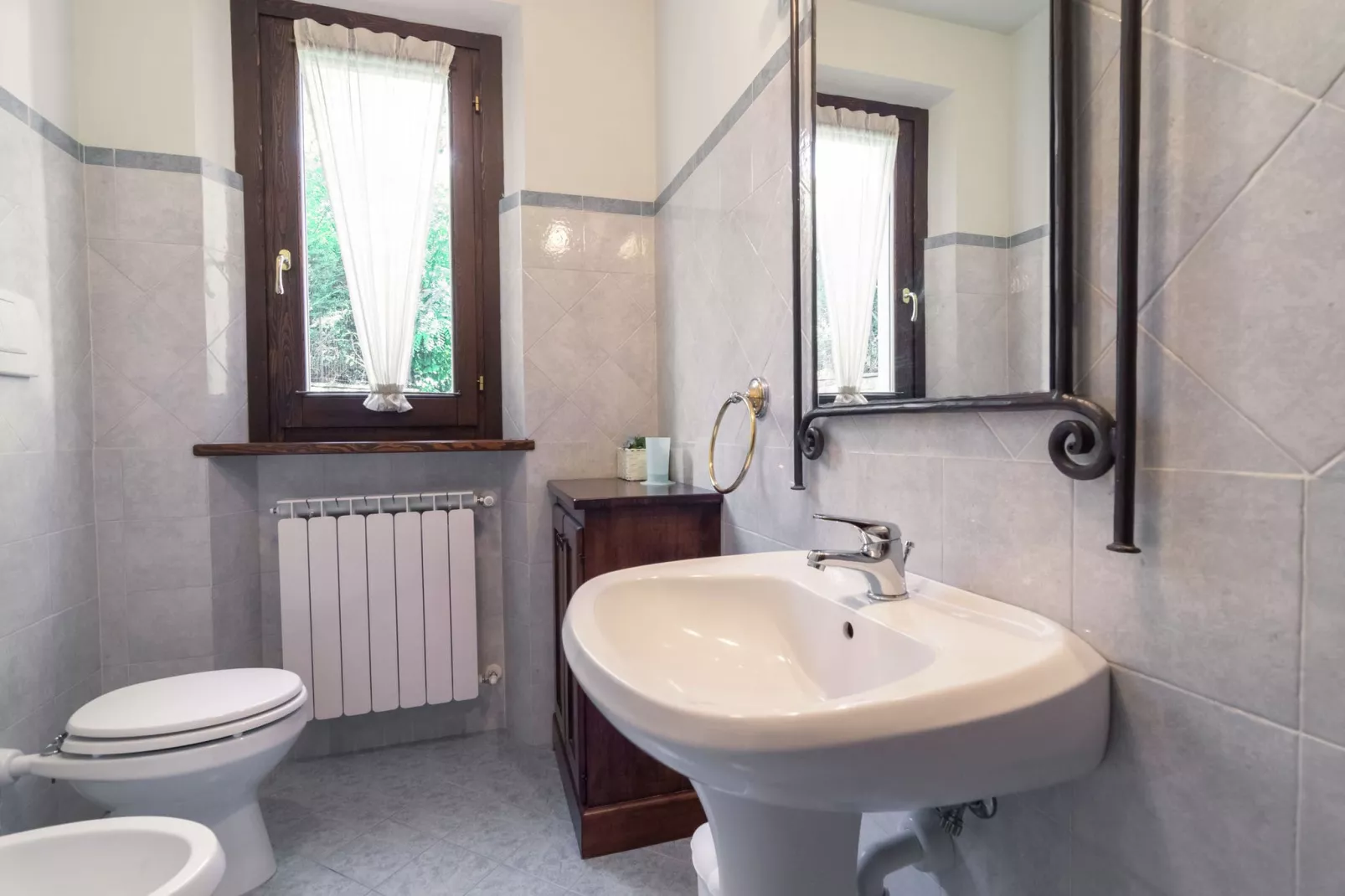 Villa Lonanno-Badkamer