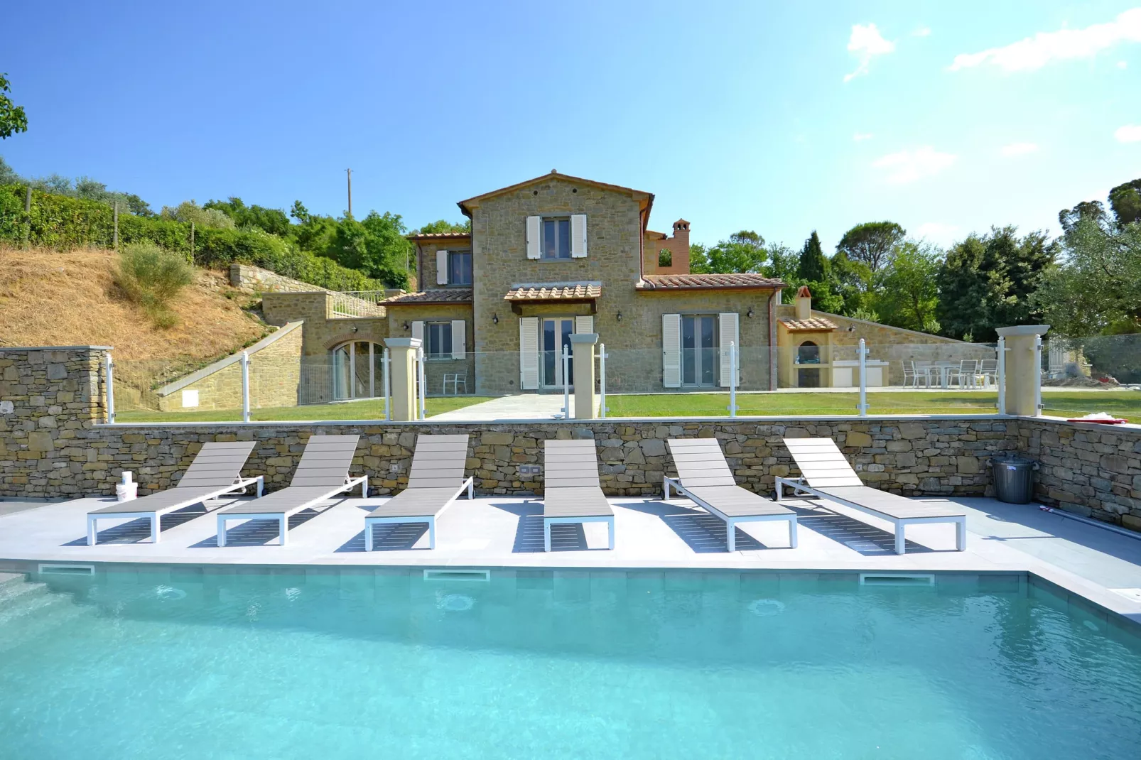 Villa Chiara-Buitenkant zomer