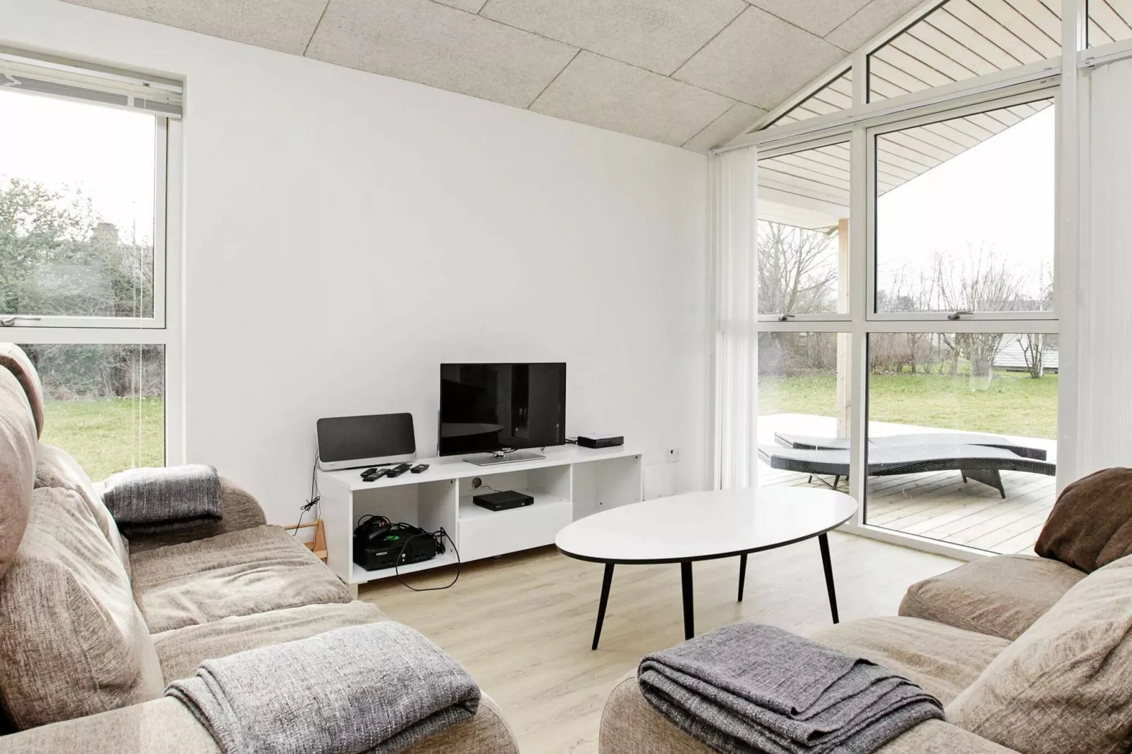 Luxe Spa Retreat bij het strand -- By Traum Ferienwohnungen-Binnen