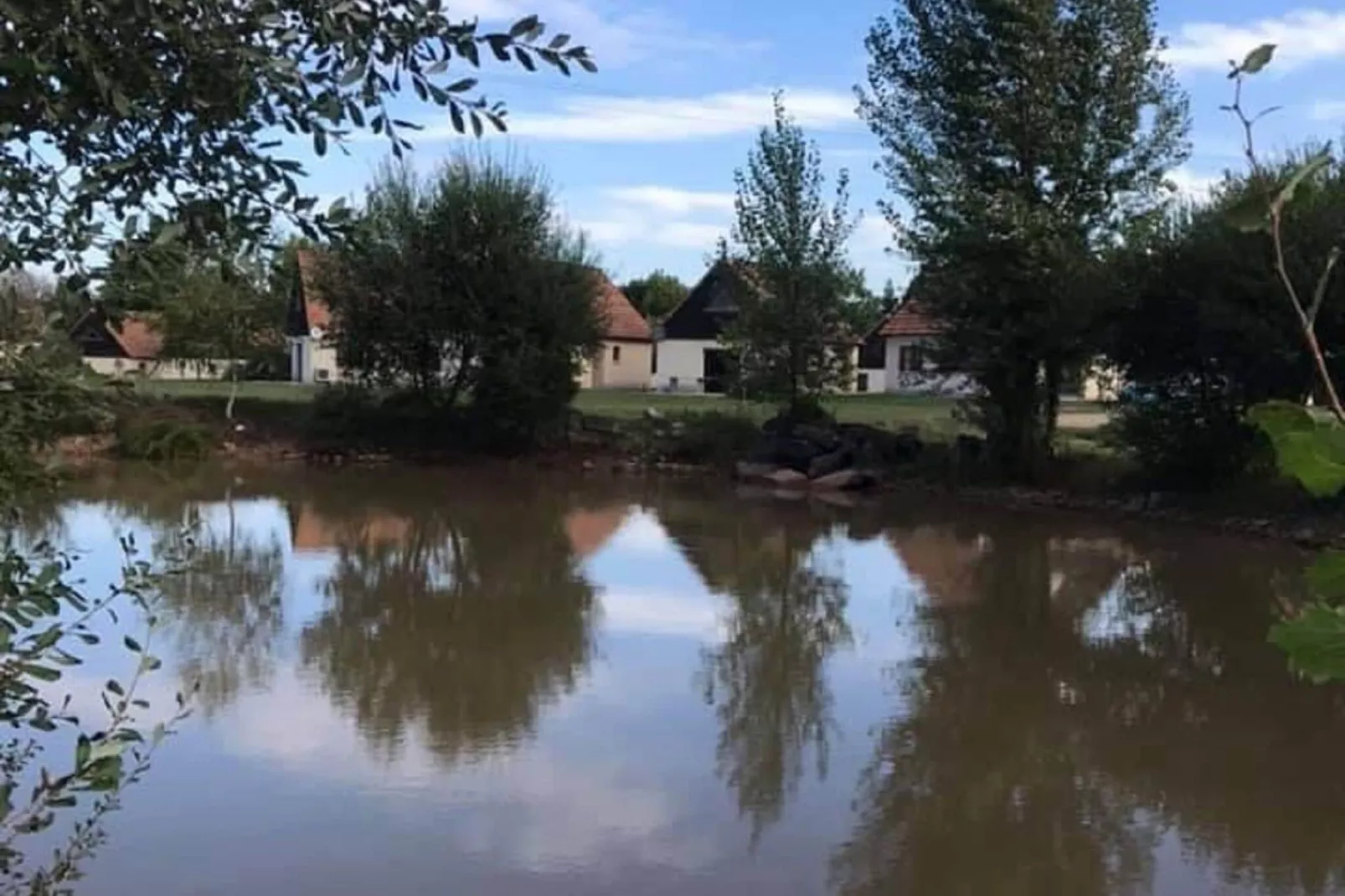Gezellig vakantiehuis in Lacapelle-Merival met een zwembad-Uitzicht zomer