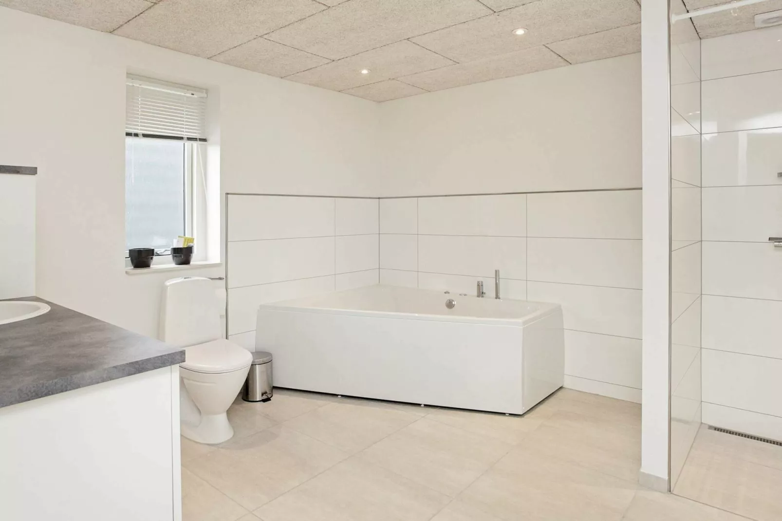 Luxe Spa Retreat bij het strand -- By Traum Ferienwohnungen-Binnen