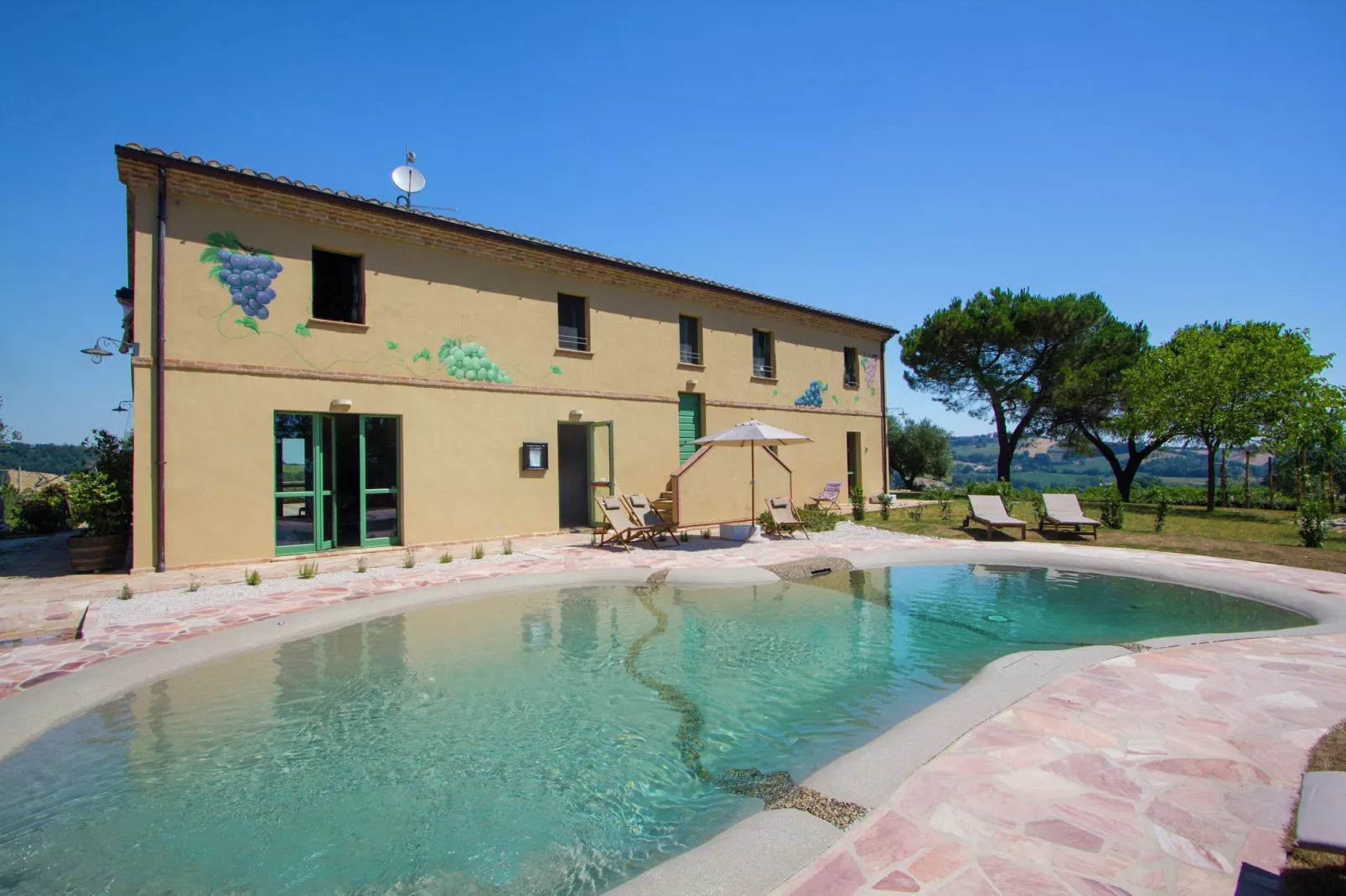 Villa Fiorini-Buitenkant zomer