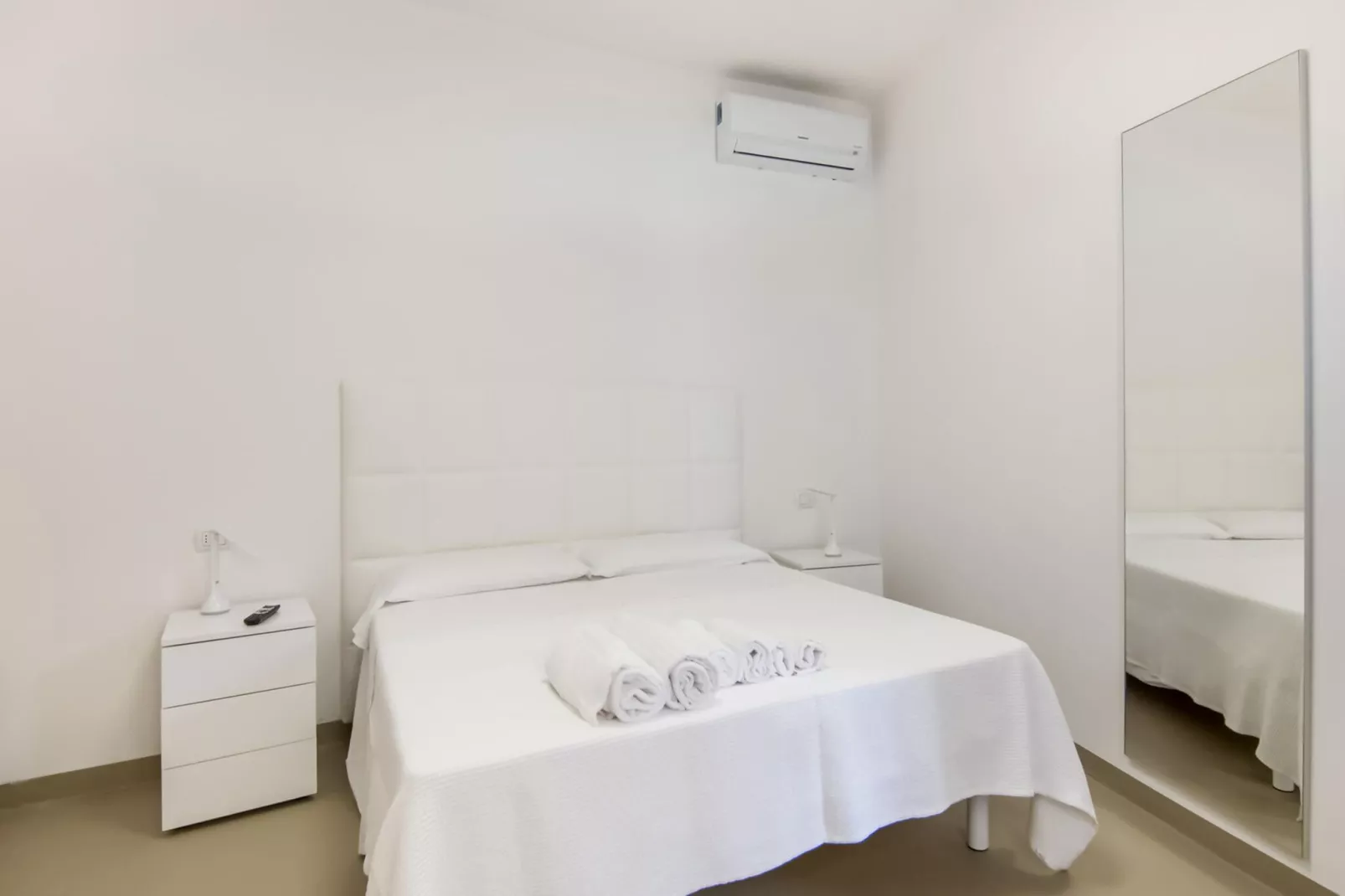 Gezellige villa in de Marche met een groot zwembad-Slaapkamer