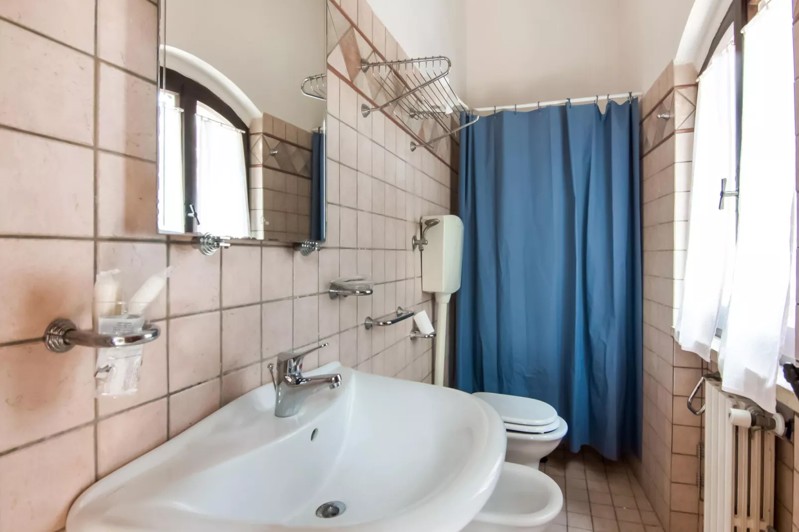 Gezellige villa in de Marche met een groot zwembad-Badkamer