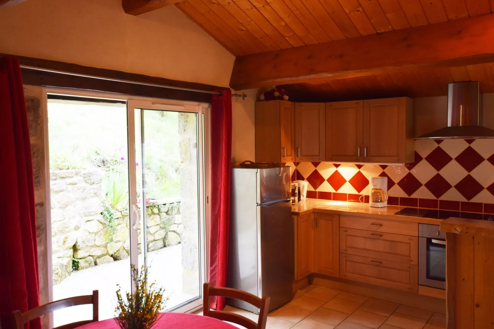 Maison de vacances - Saint-Pierre-de-Colombier-Eetkamer