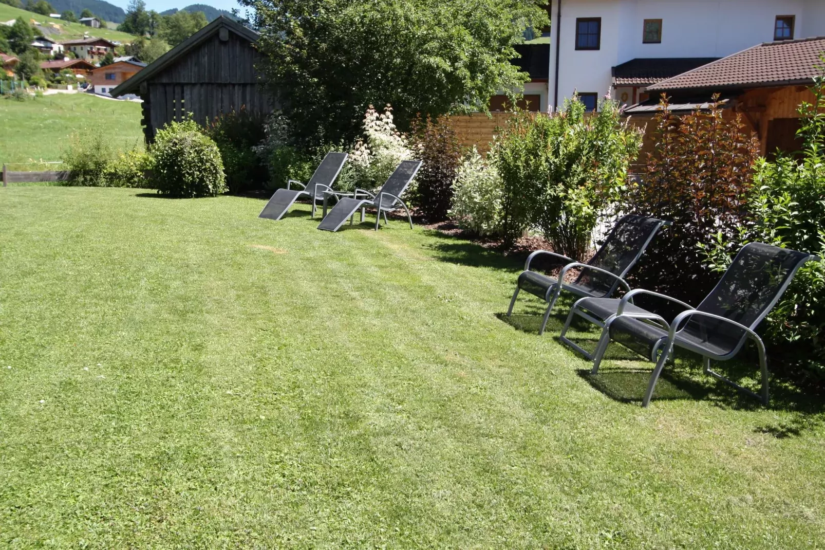 Sfeervol appartement in Maria Alm met tuin en terras-Tuinen zomer