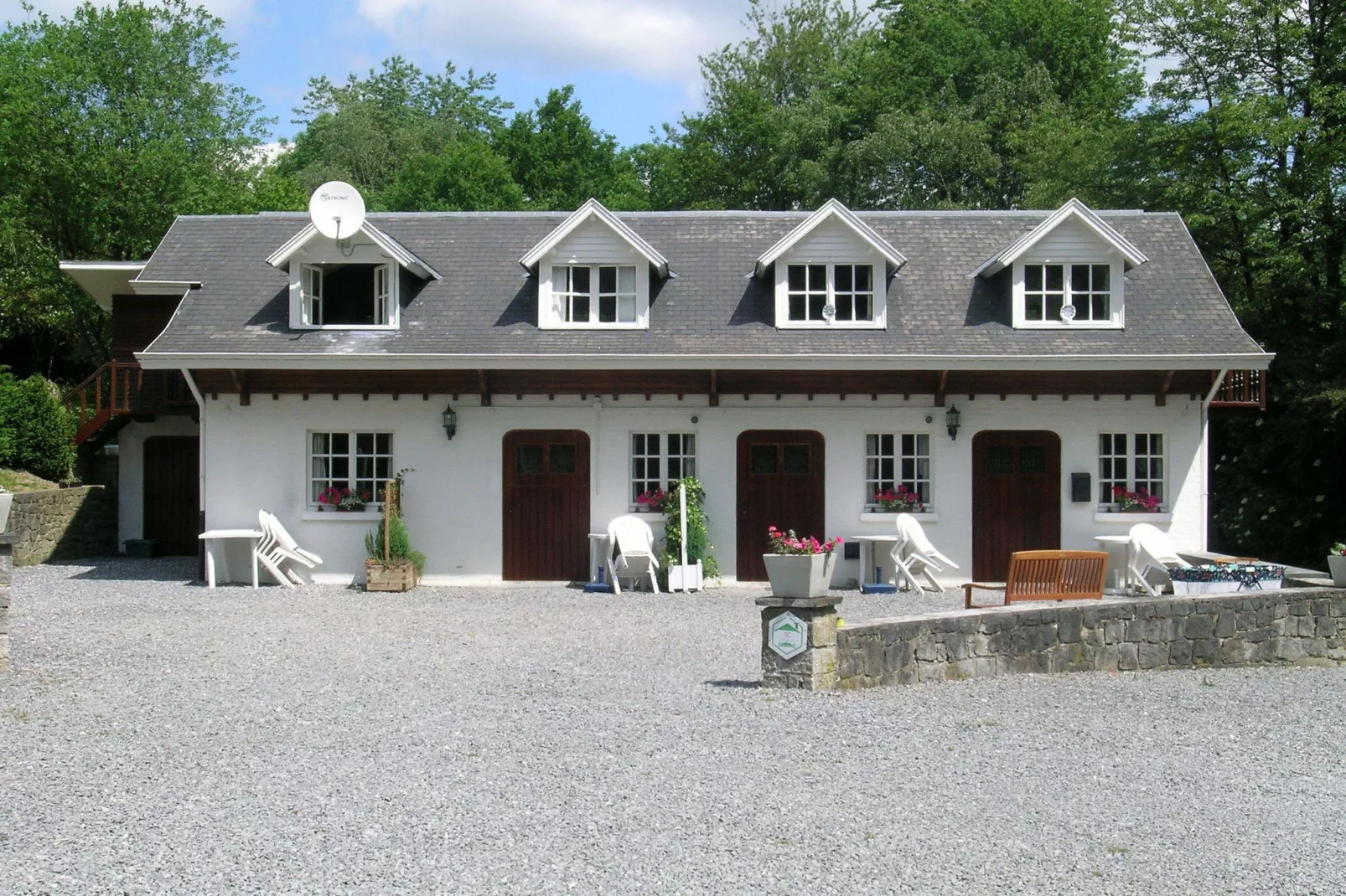 Domaine De L'Ecureuil 1-Buitenkant zomer