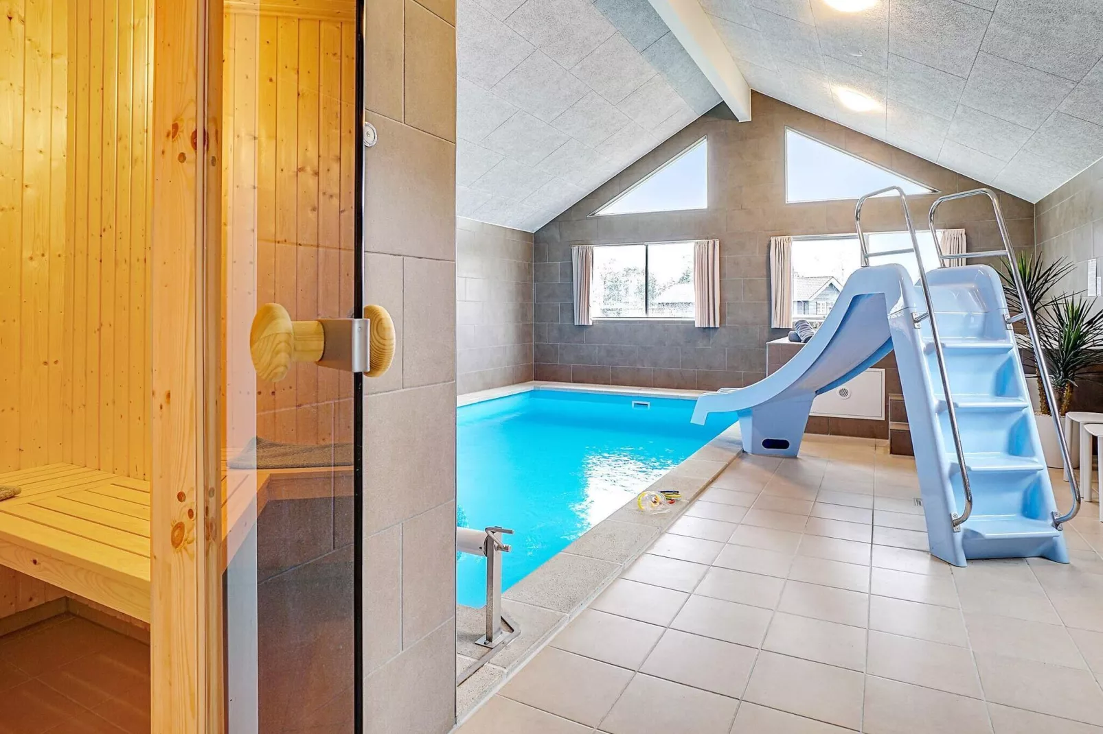 20 persoons vakantie huis in Grenaa-Zwembad