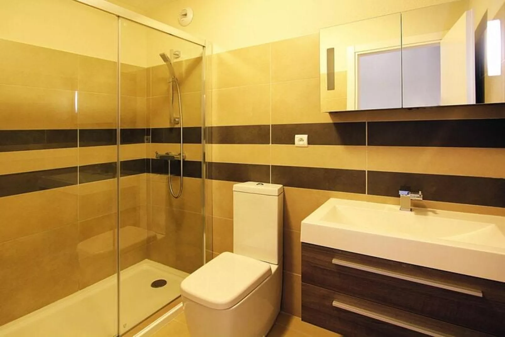 Residence Salina Bay Porto-Vecchio // F3 luxe - 6 pers - côté jardin-Badkamer