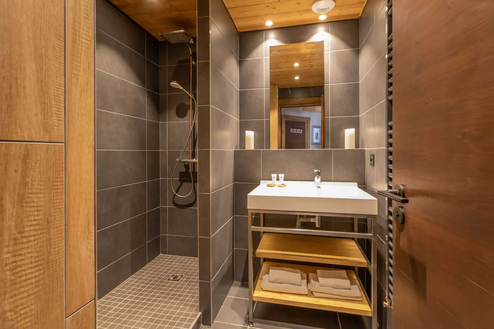 Chalet Altitude Val Thorens 2-Badkamer