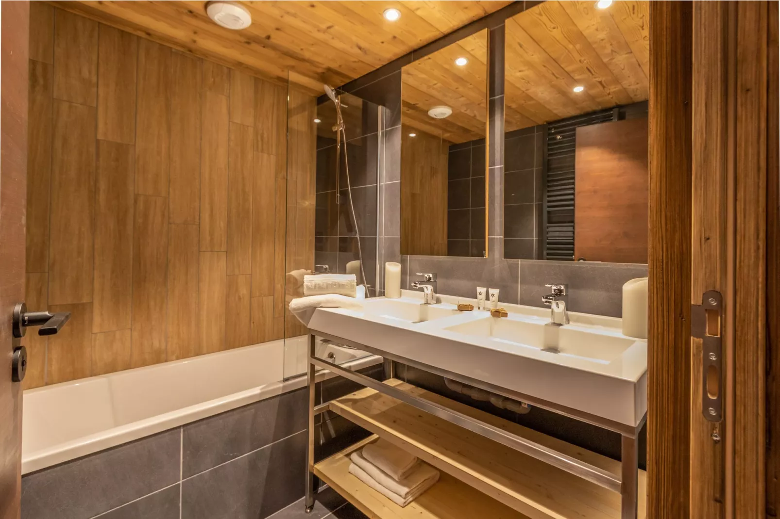Chalet Altitude Val Thorens 2-Badkamer
