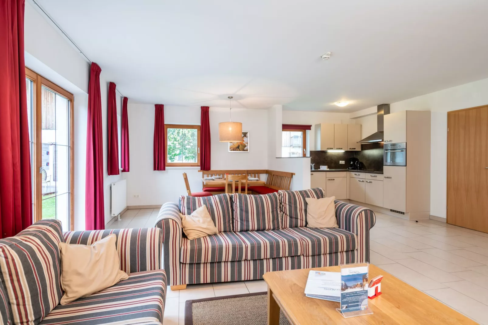 Luxery Salzkammergut Chalet C-Woonkamer