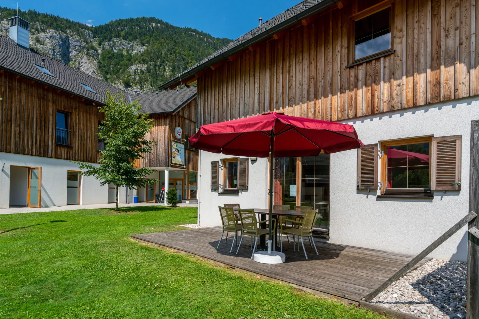 Luxery Salzkammergut Chalet C-Tuinen zomer