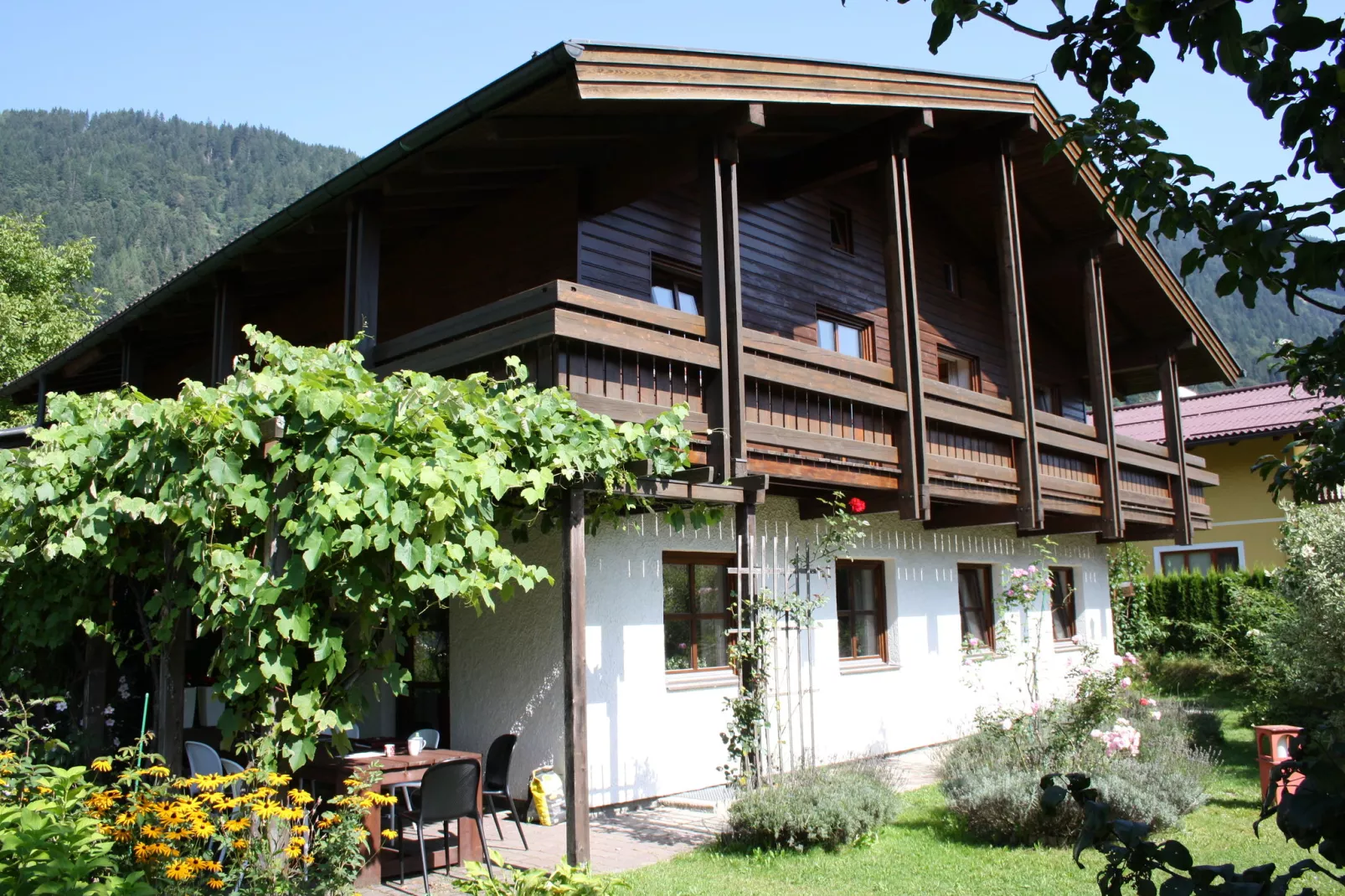 Landhaus Josien-Buitenkant zomer