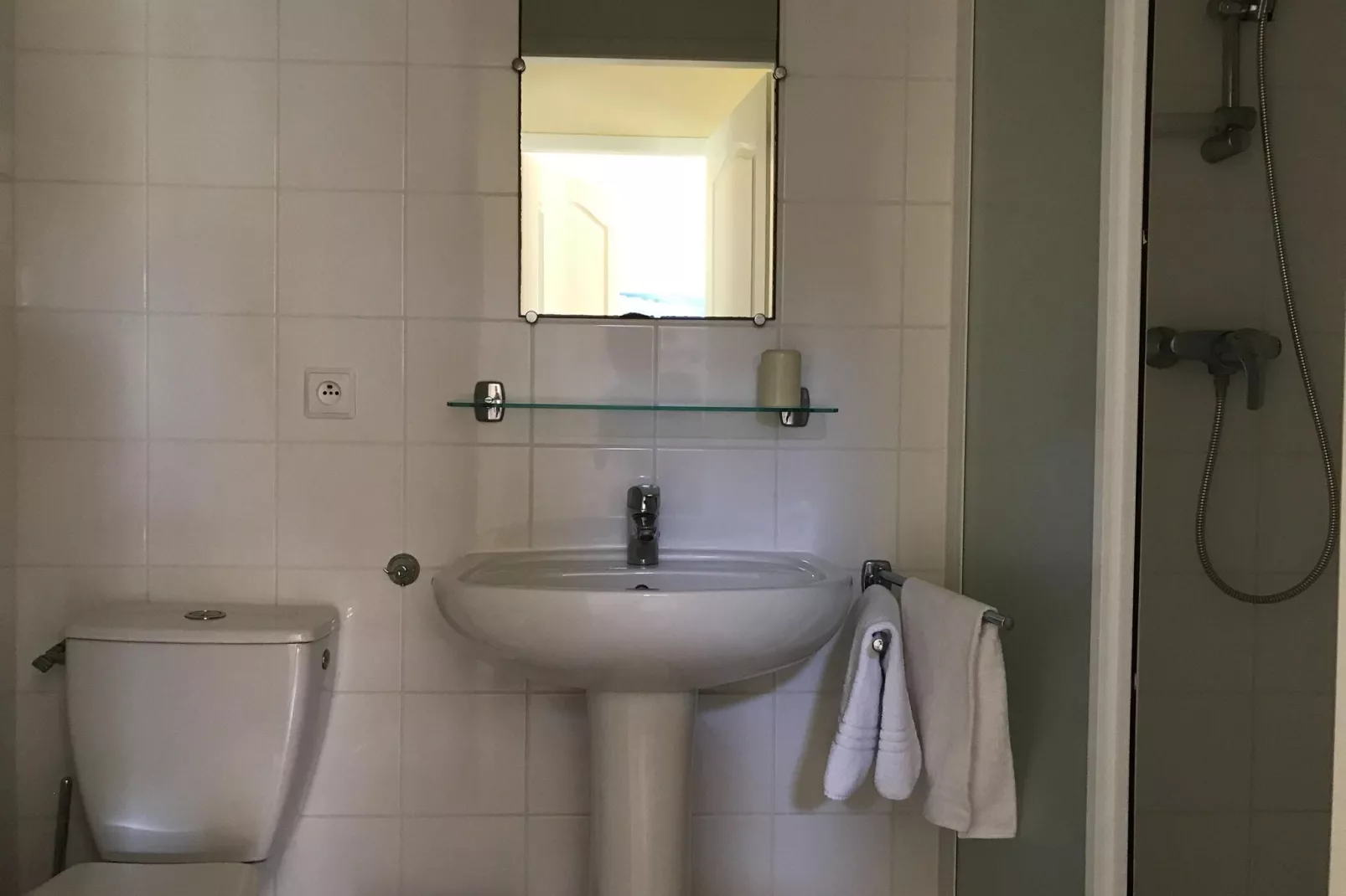 Les Forges 2 bedroom n20-Badkamer