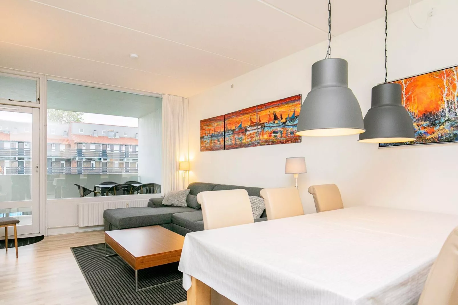 2 room,ground/1 st floor-Binnen