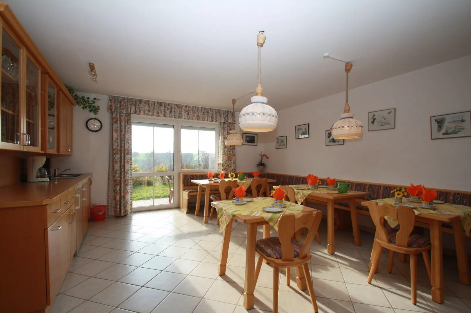 Am Ferienhof-Eetkamer