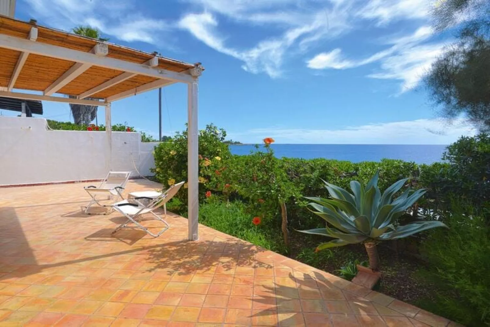 Holiday home Fontane Bianche-Villa Margò-Terras
