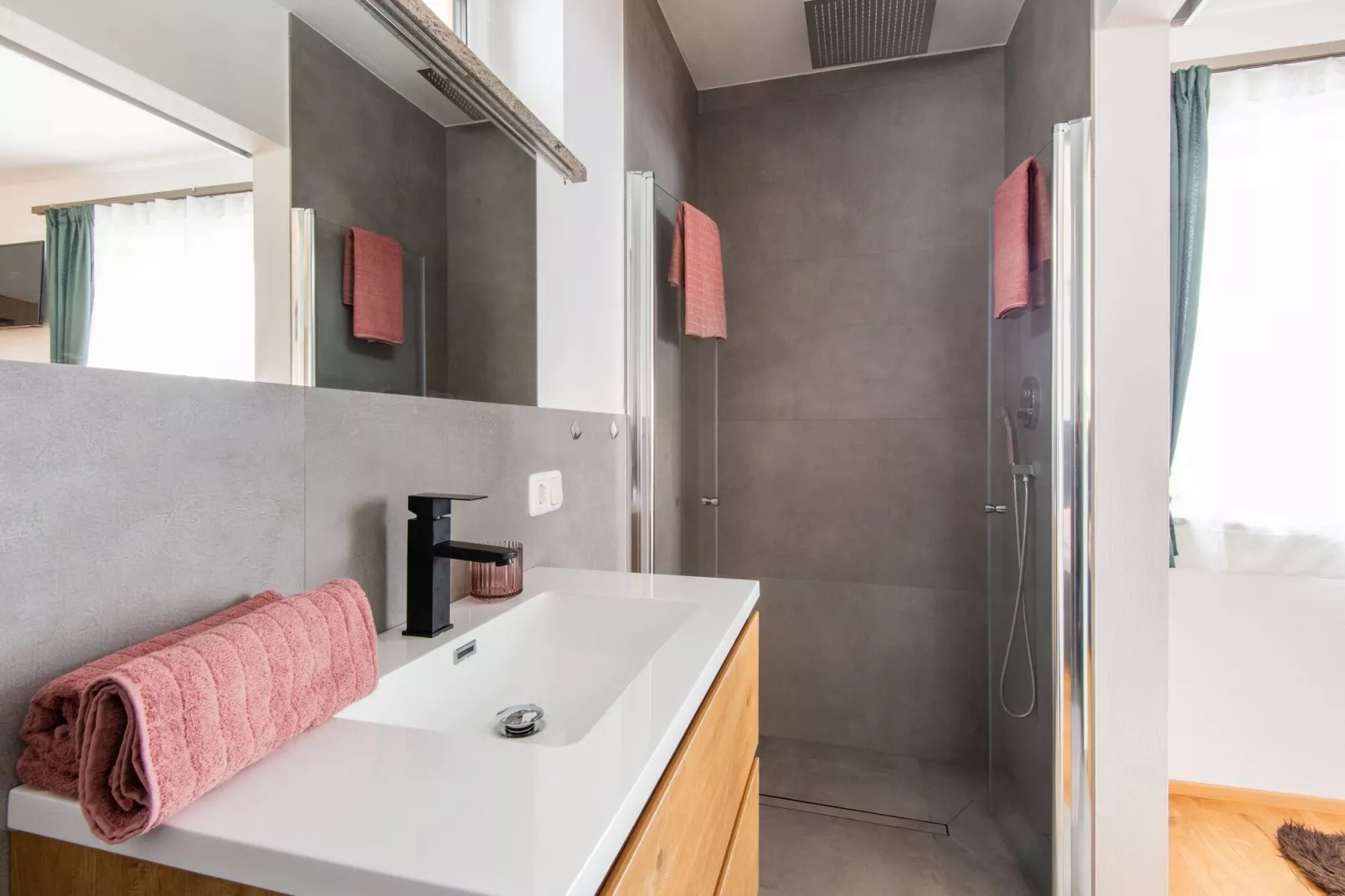 Vakantiehuis vlakbij Kaprun, in Zell am See-Badkamer