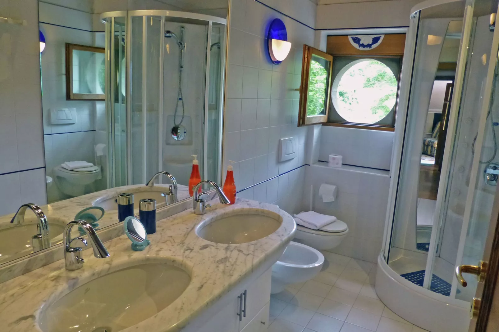 Gualtierottivilla-Badkamer