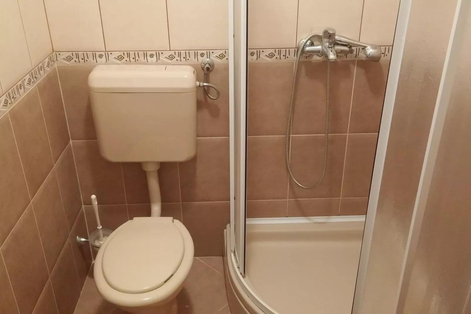 Mooi appartement in Pag met dakterras-Badkamer