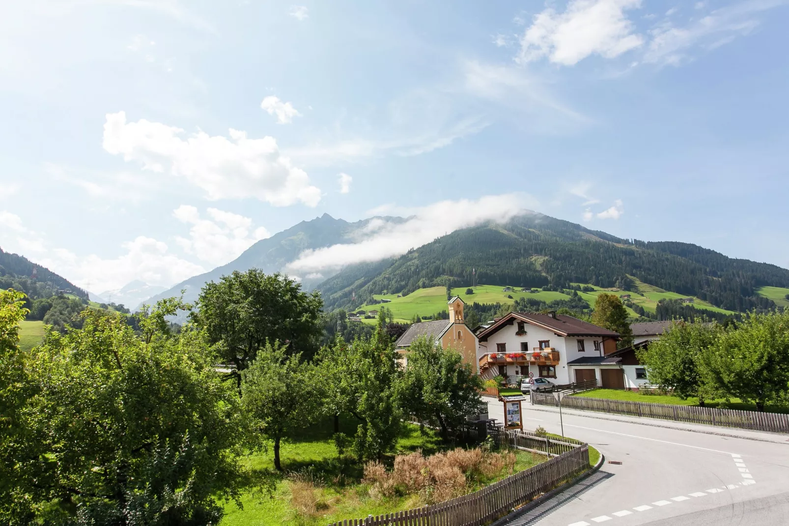 Sfeervol appartement in Salzburgerland met balkon - Uitzicht zomer
