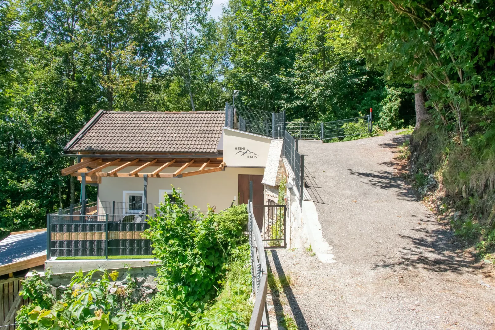 Apartment Heini Haus-Buitenkant zomer